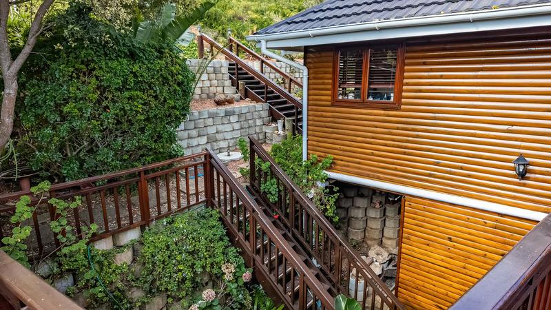 6 Bedroom Property for Sale in Outeniqua Strand Western Cape